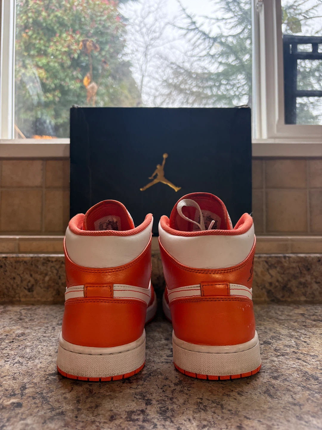 Air Jordan 1 Mid SE Orange White - photo 2