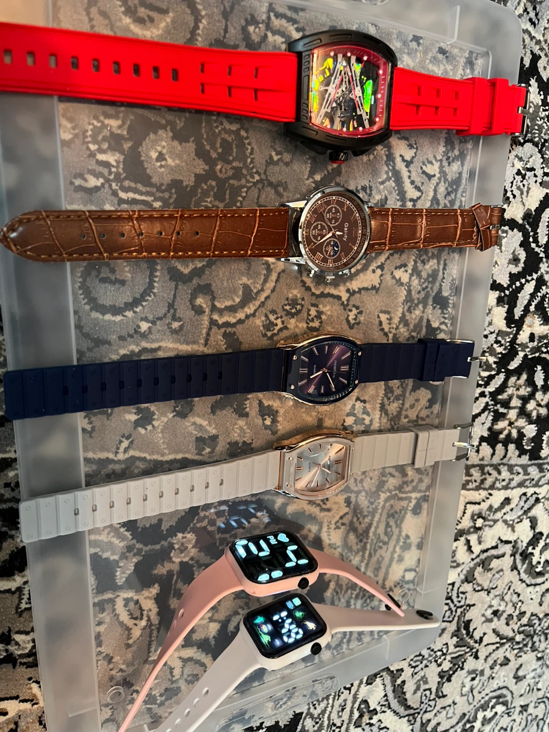 (Free Delivery) Collection of 5 Watches - photo 2