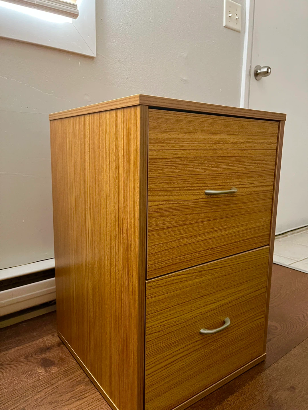 100% hard wood cabinet or night stand in great conditions