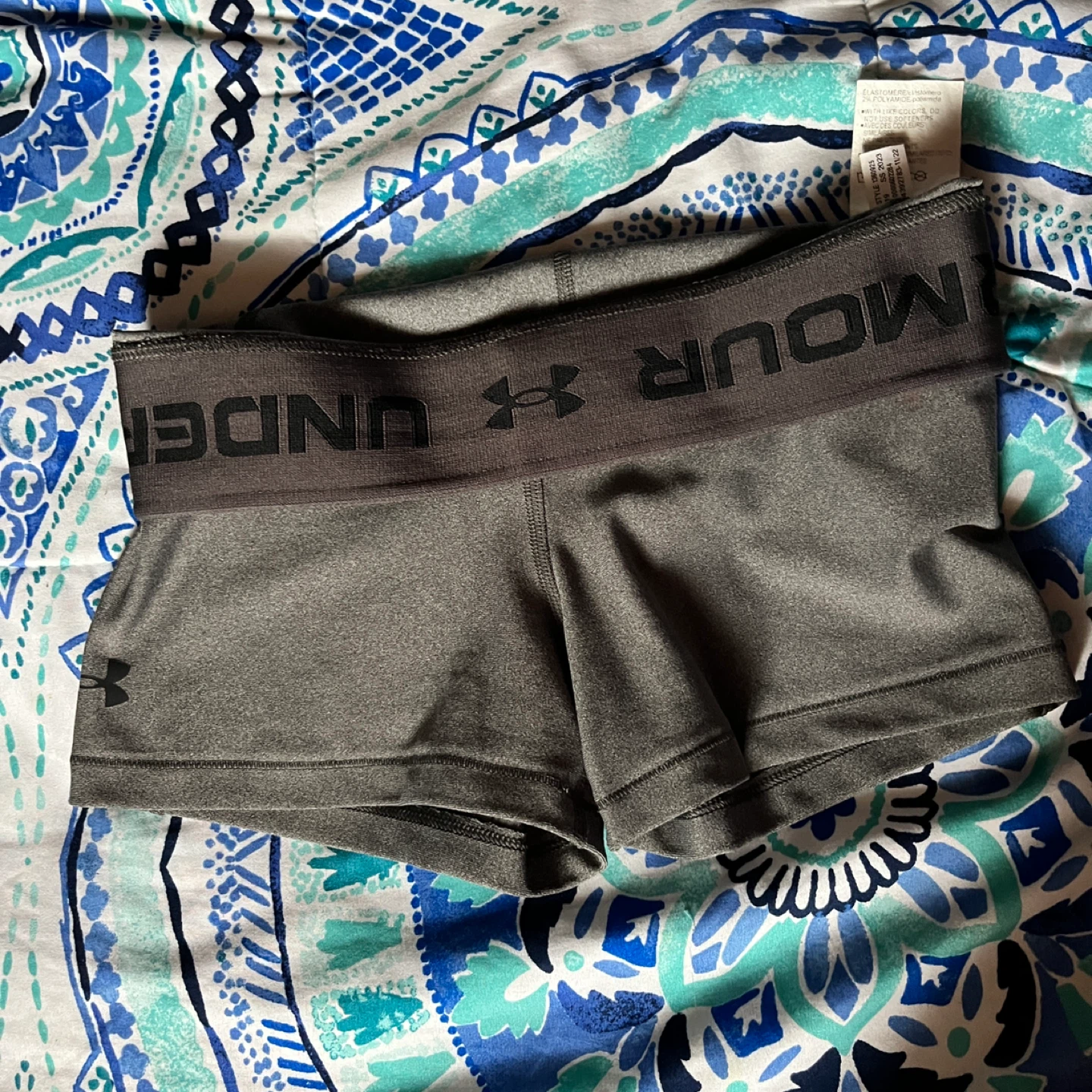 Shorts Bundle- 4 pairs -Under Armour, Garage, Ardene - photo 3