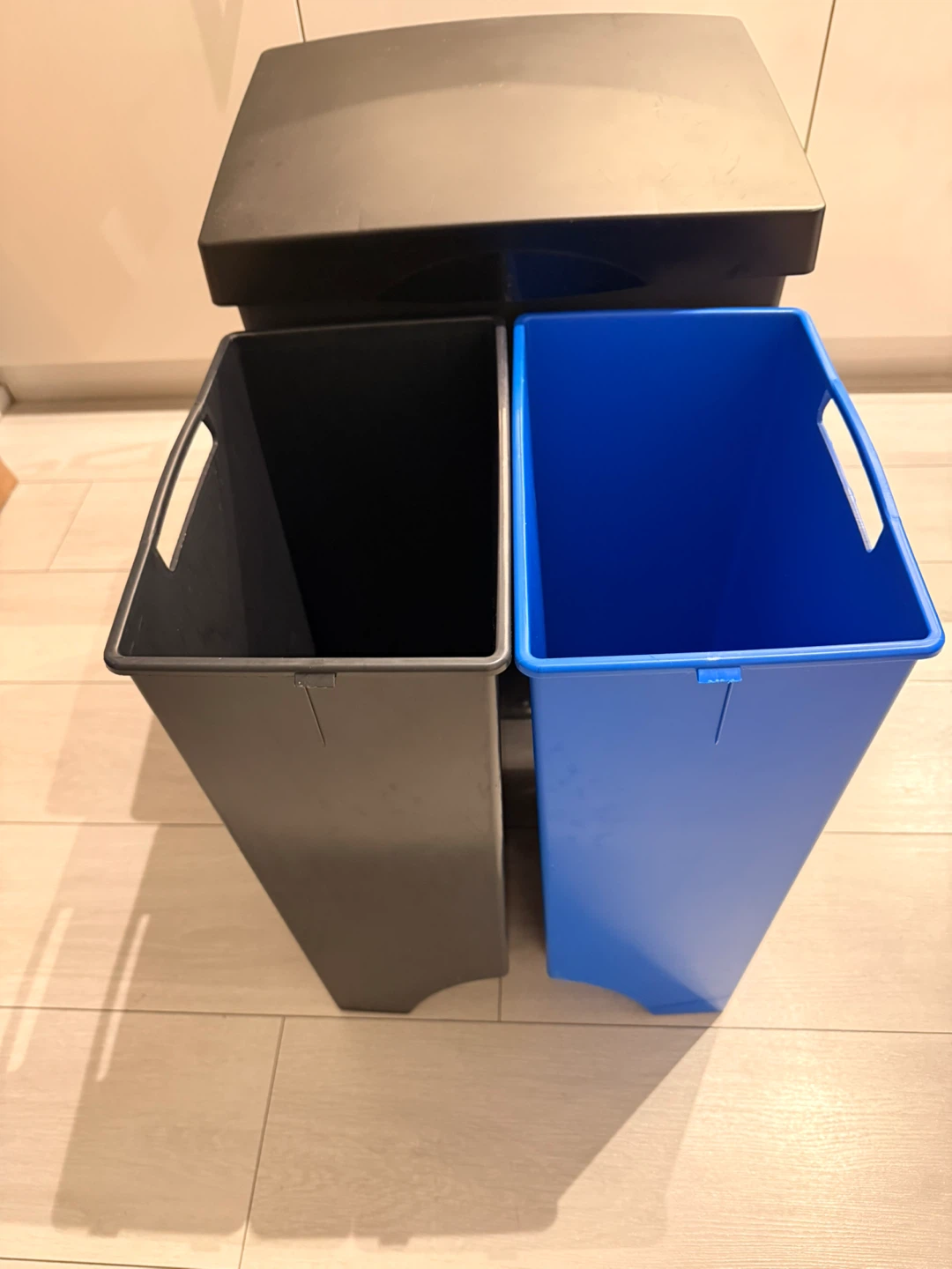 Trash can