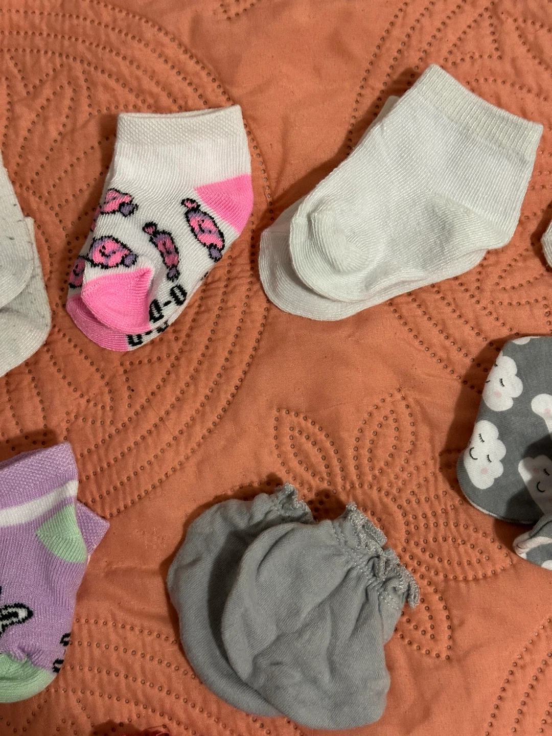 Baby Socks and Mittens Lot - photo 4