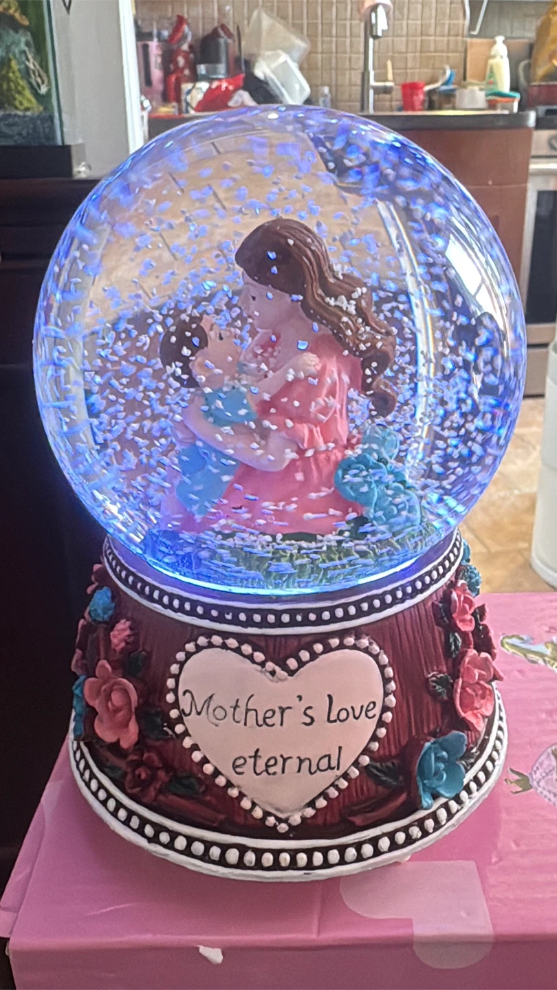 Mother's Love Eternal Snow Globe - photo 2