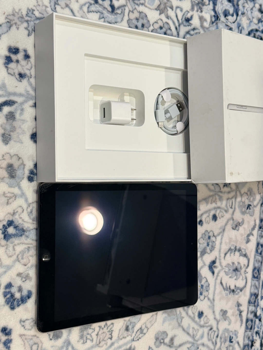 Apple iPad (4th Gen) with Box and Charger - photo 5