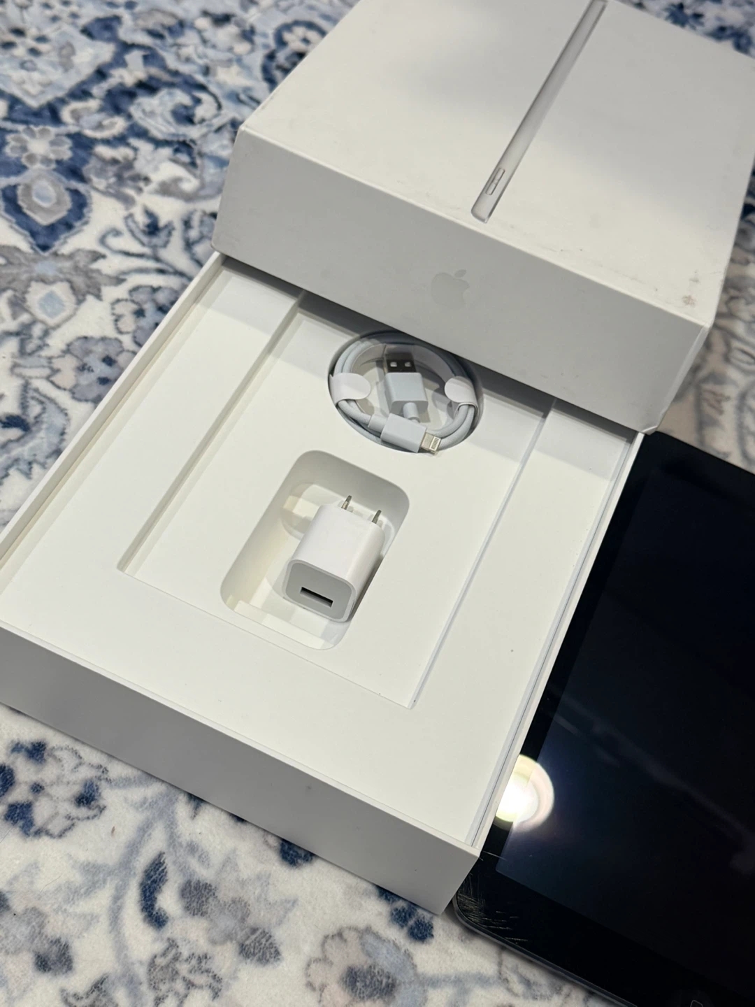 Apple iPad (4th Gen) with Box and Charger - photo 2