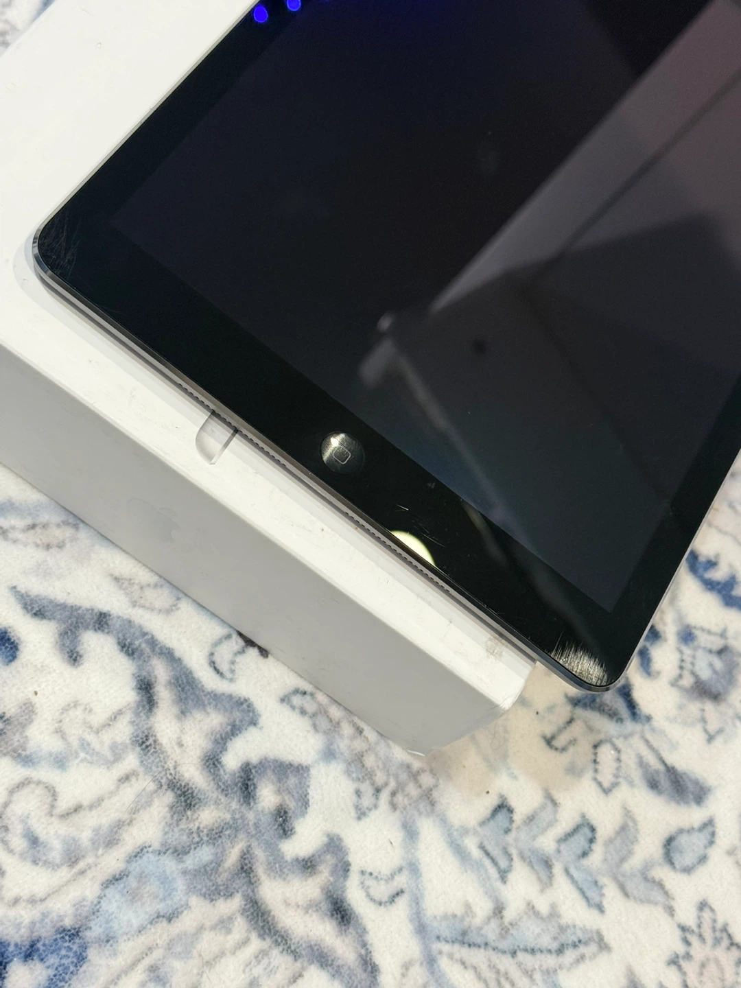 Apple iPad (4th Gen) with Box and Charger - photo 4