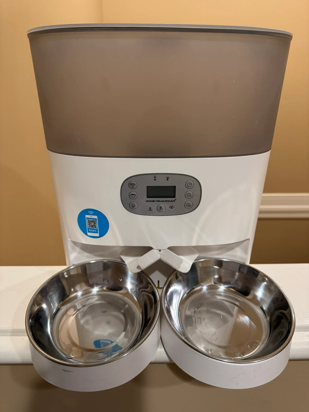 HoneyGuard Automatic Pet Feeder