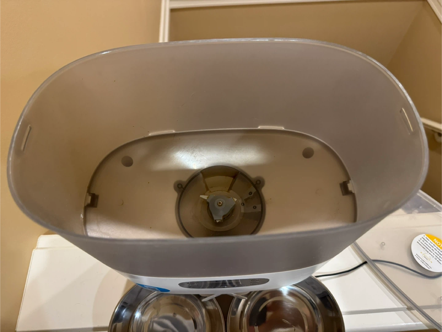 HoneyGuard Automatic Pet Feeder - photo 2