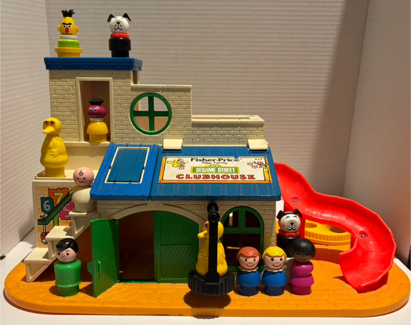 Fisher-Price Little People Sesame Street Clubhouse Playset