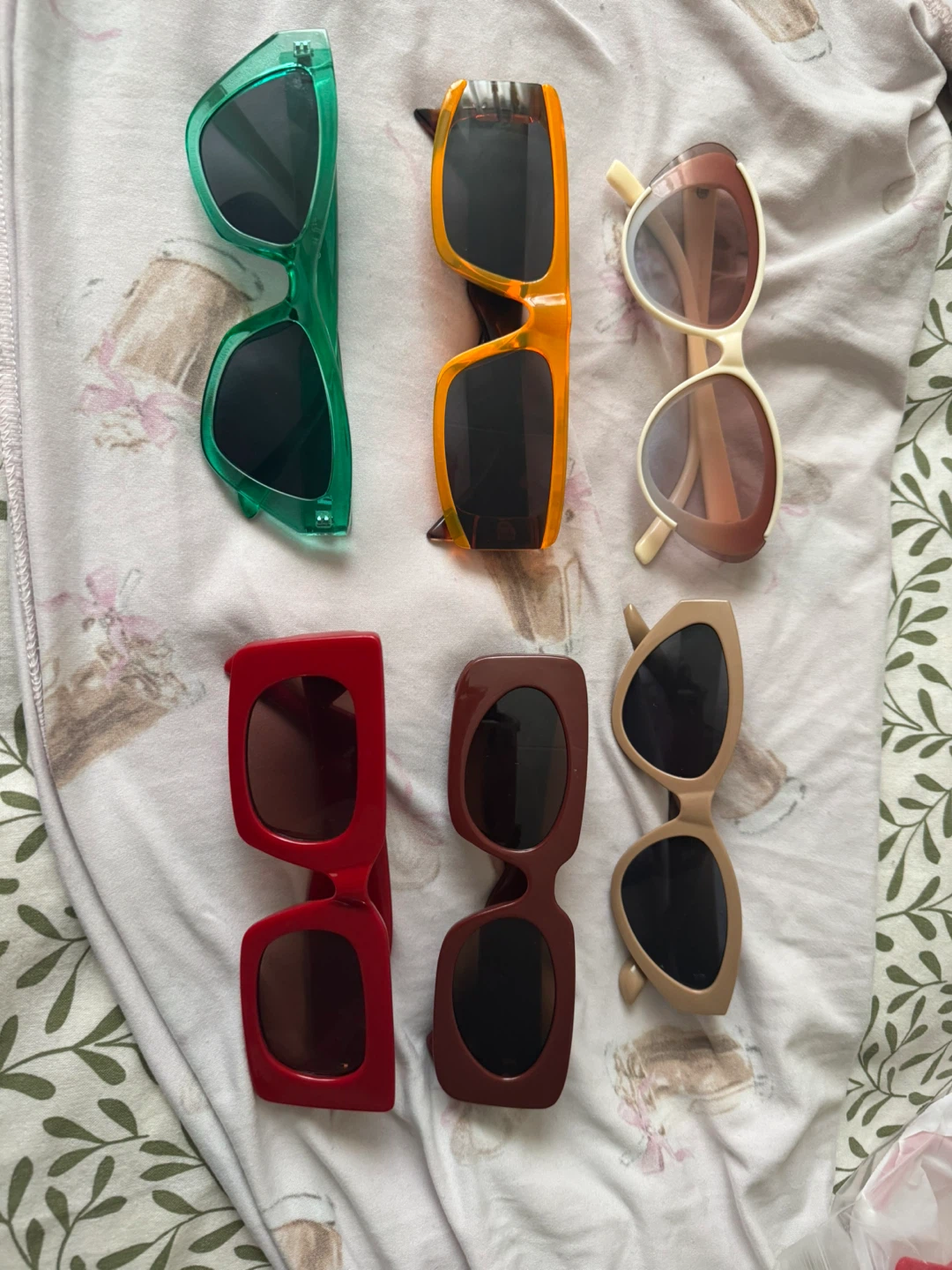 Assorted Colourful Fashion Sunglasses - photo 3