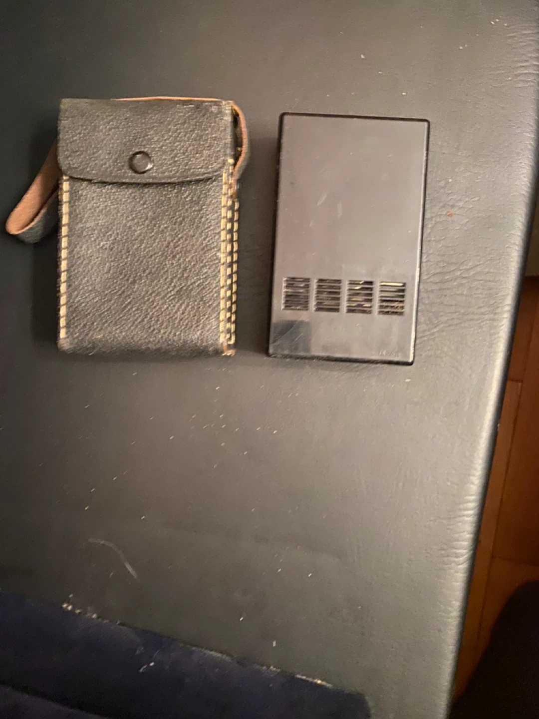 Windsor 8 Transistor Radio with Case - photo 4