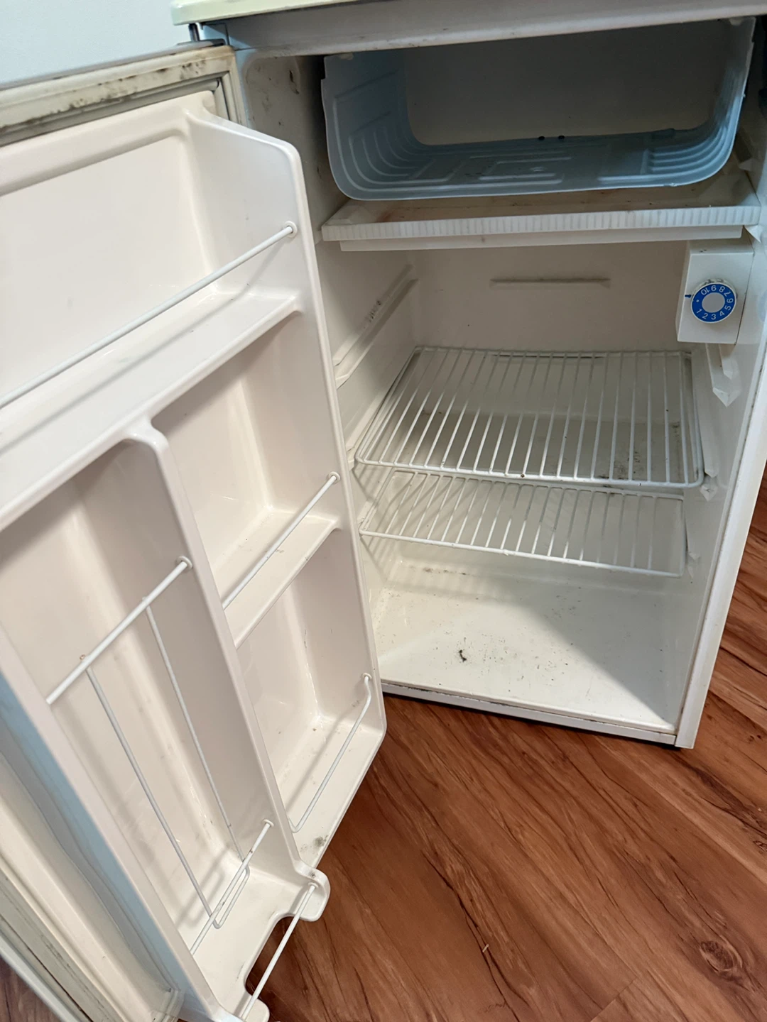 Mini Fridge - photo 3