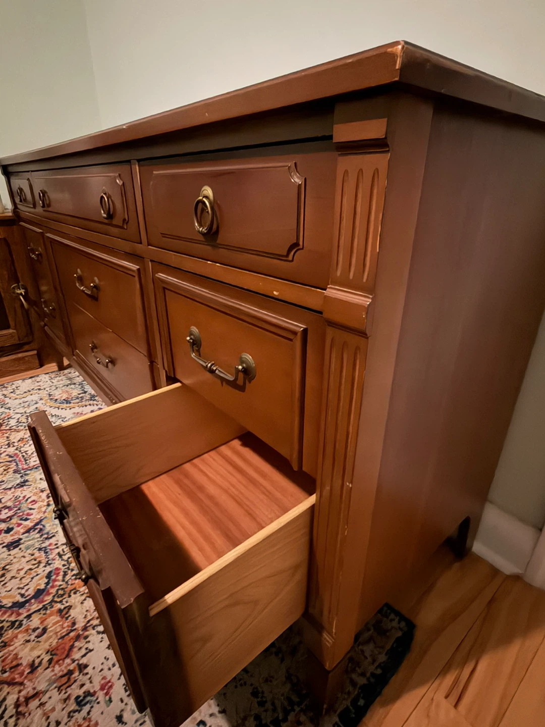 Vintage 9-Drawer Wooden Dresser - photo 3
