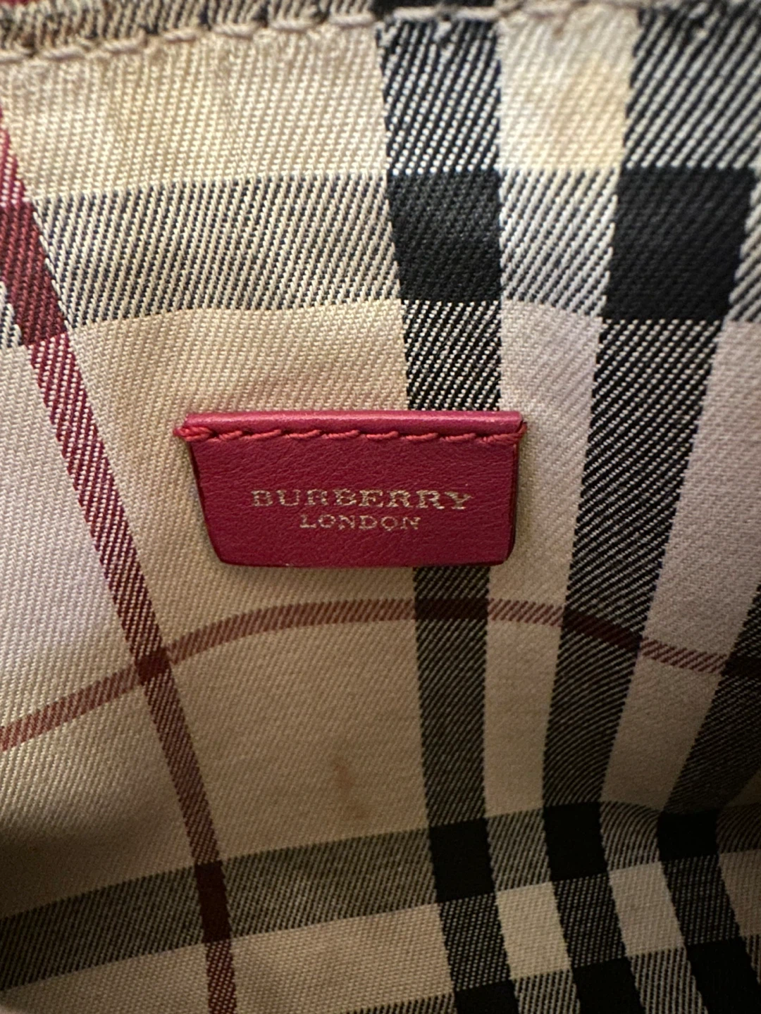 Auth Burberry London Pink Lizard Embossed