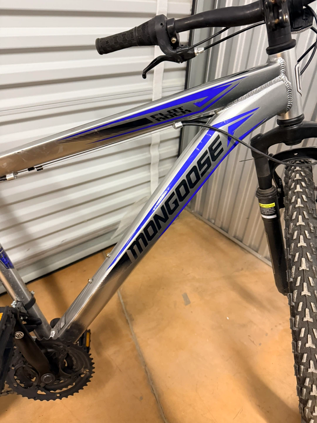 Mongoose Mountain Bike - photo 2