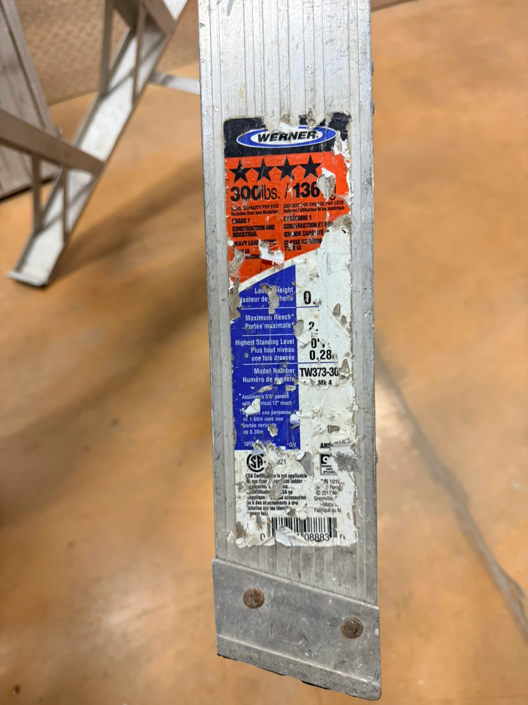 Werner 300 lbs Step Ladder - photo 3