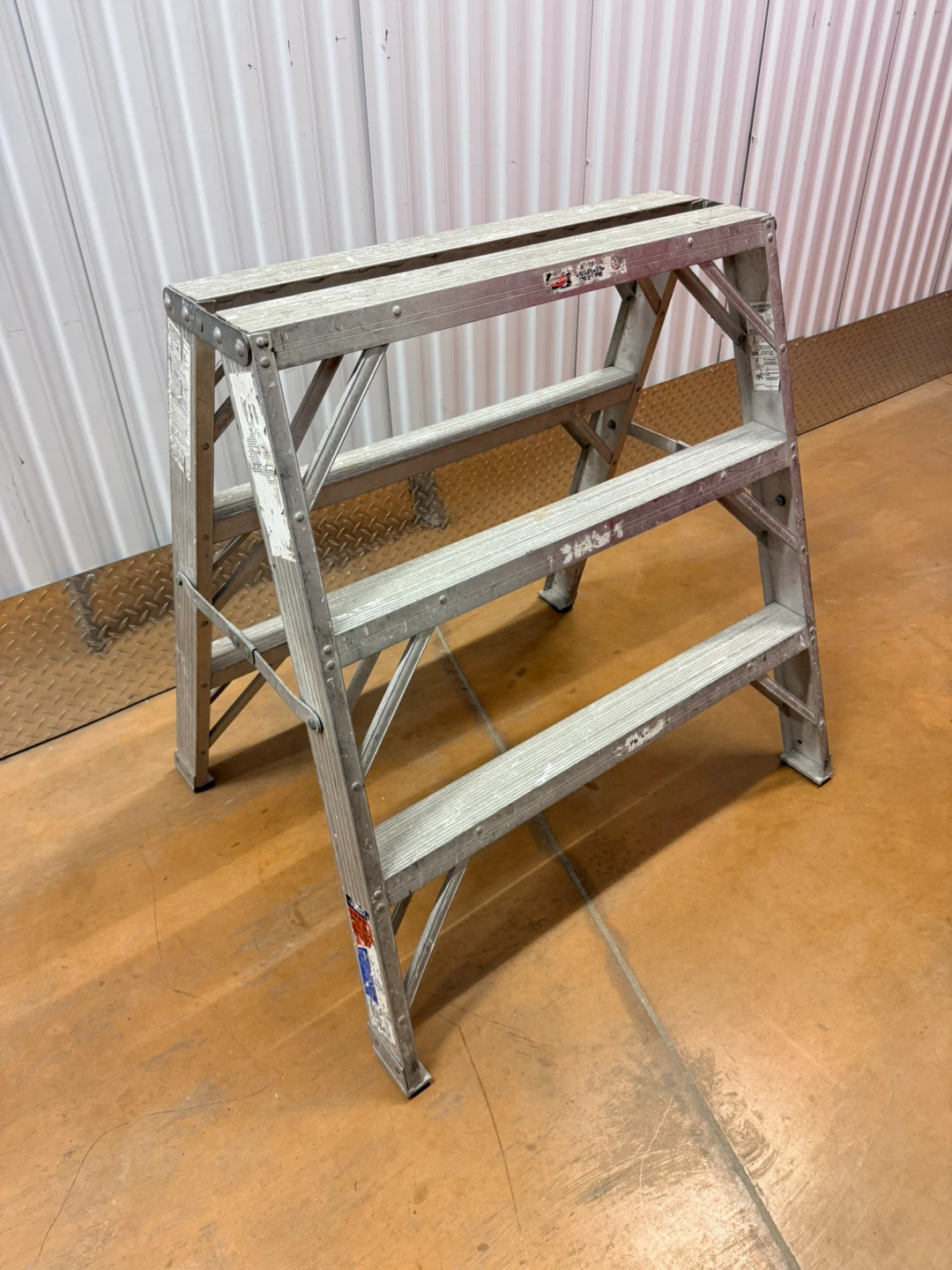 Werner 300 lbs Step Ladder - photo 2