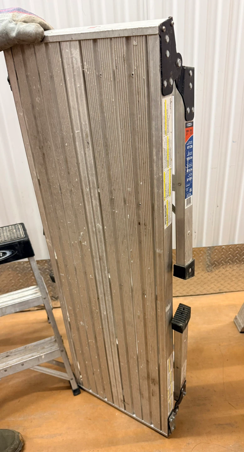 Werner 48" Platform Ladder AP-30CA - photo 3
