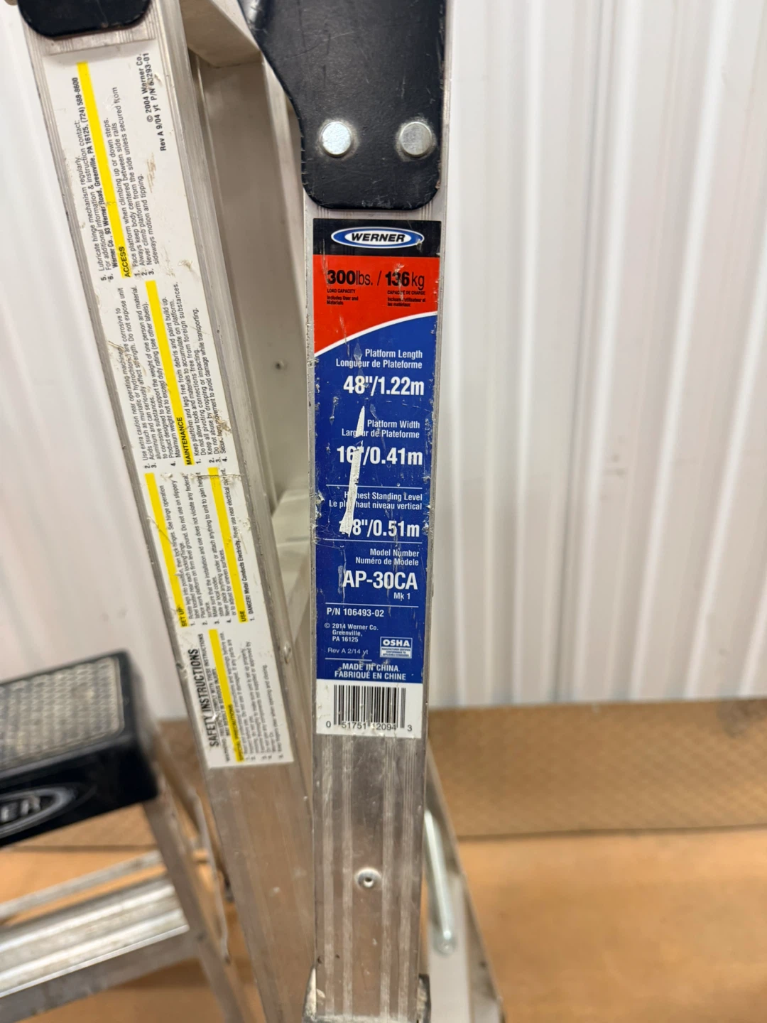 Werner 48" Platform Ladder AP-30CA