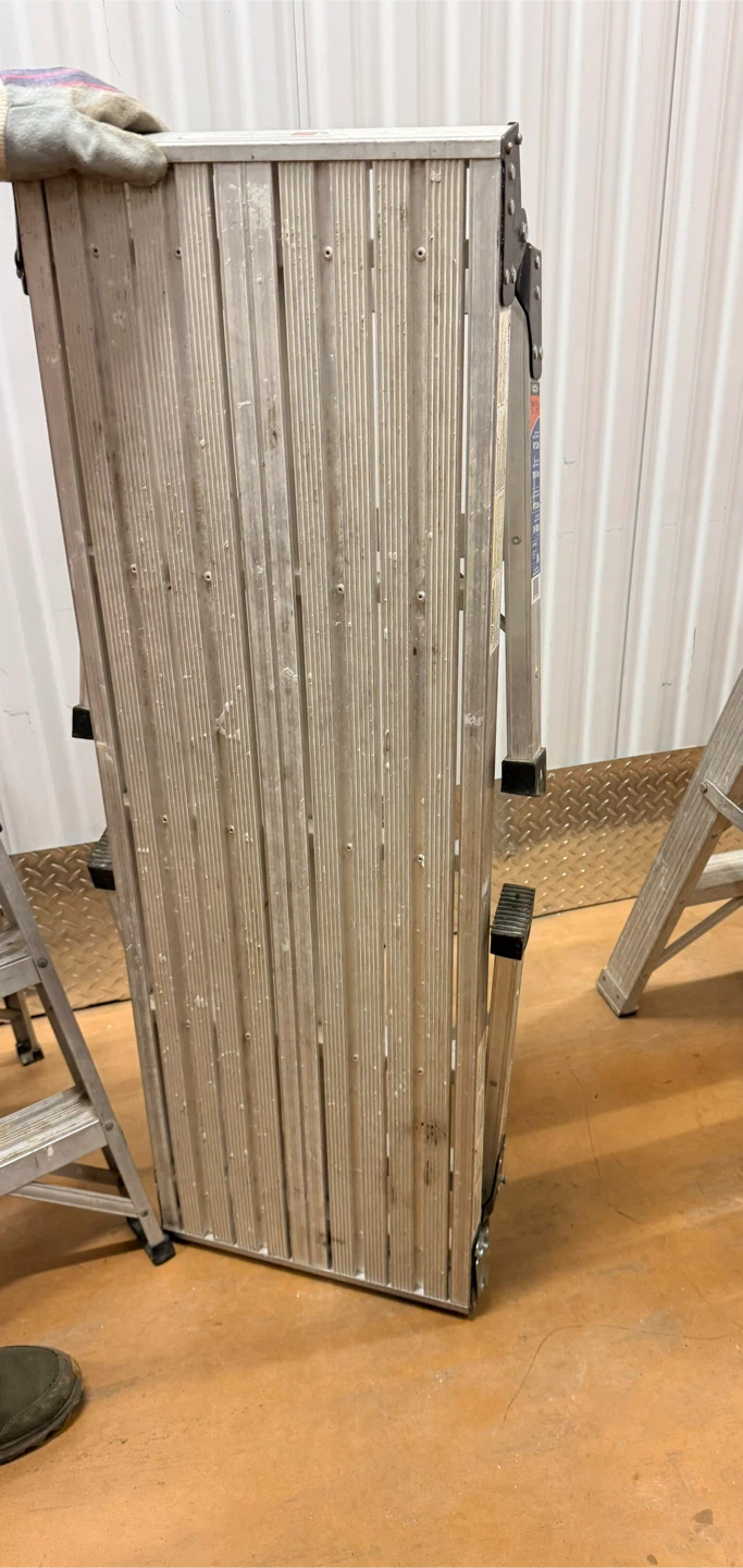 Werner 48" Platform Ladder AP-30CA - photo 2