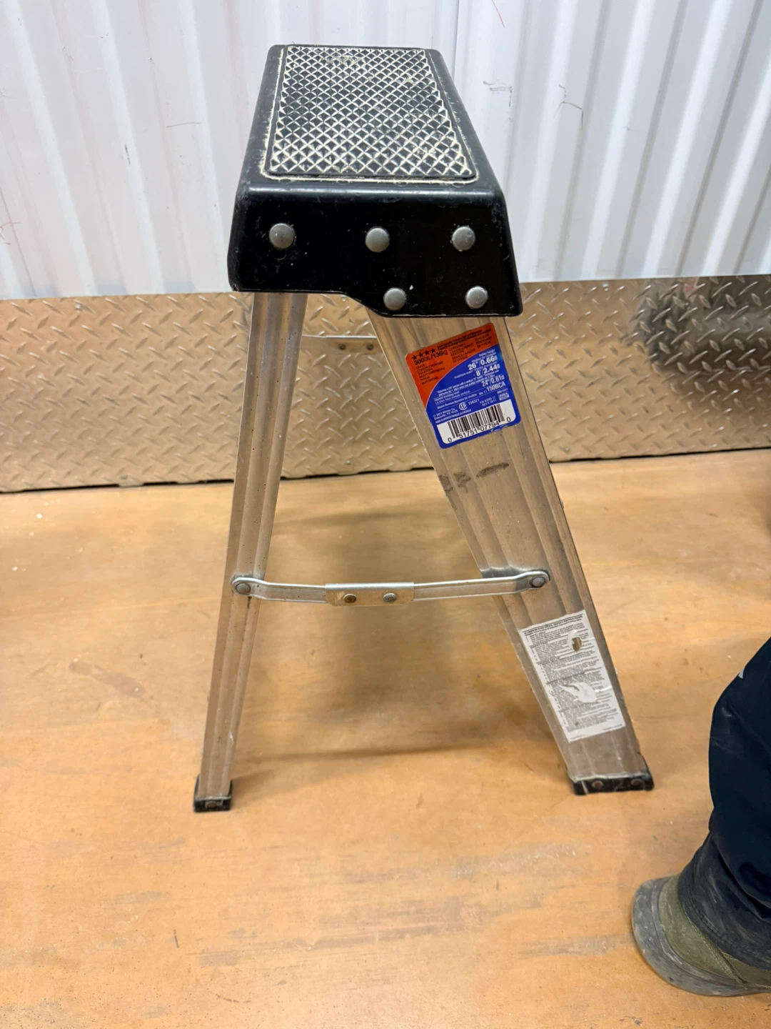 Werner 3-Step Aluminum Step Stool - photo 2