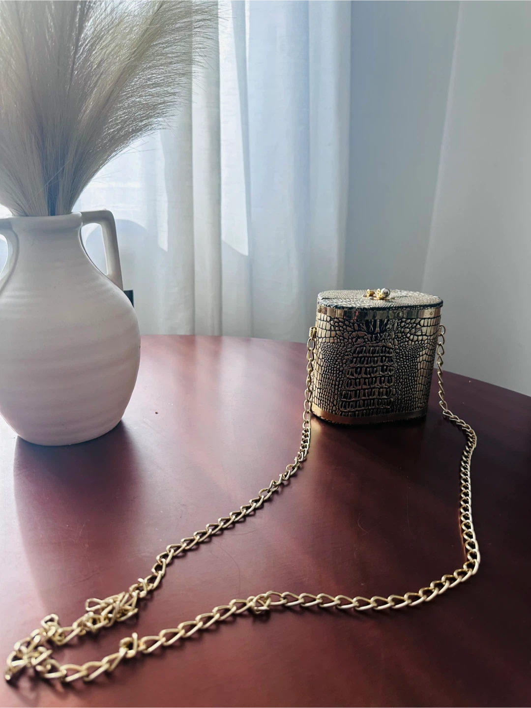 Vintage Gold Crocodile Pattern Purse with Gold Chain - photo 2