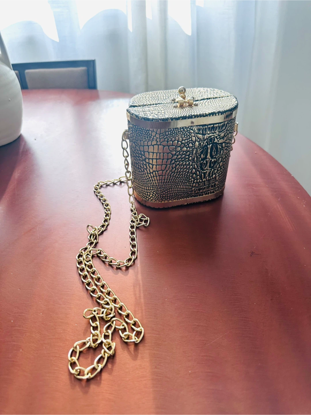 Vintage Gold Crocodile Pattern Purse with Gold Chain