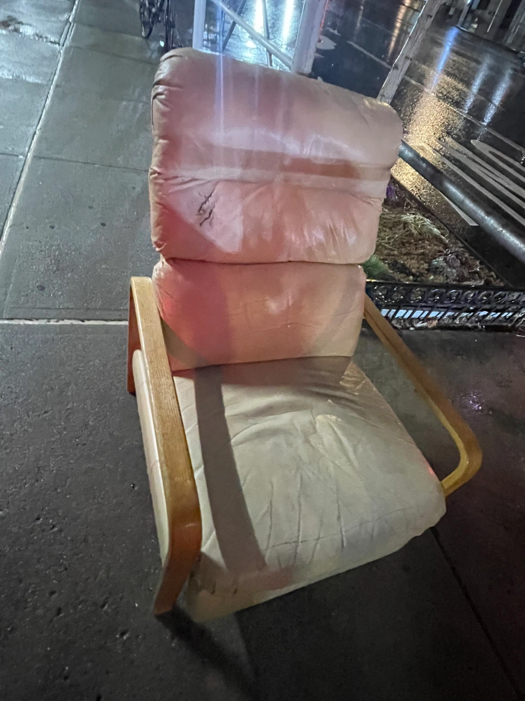 Cream Leather Armchair with Wood Frame - photo 3