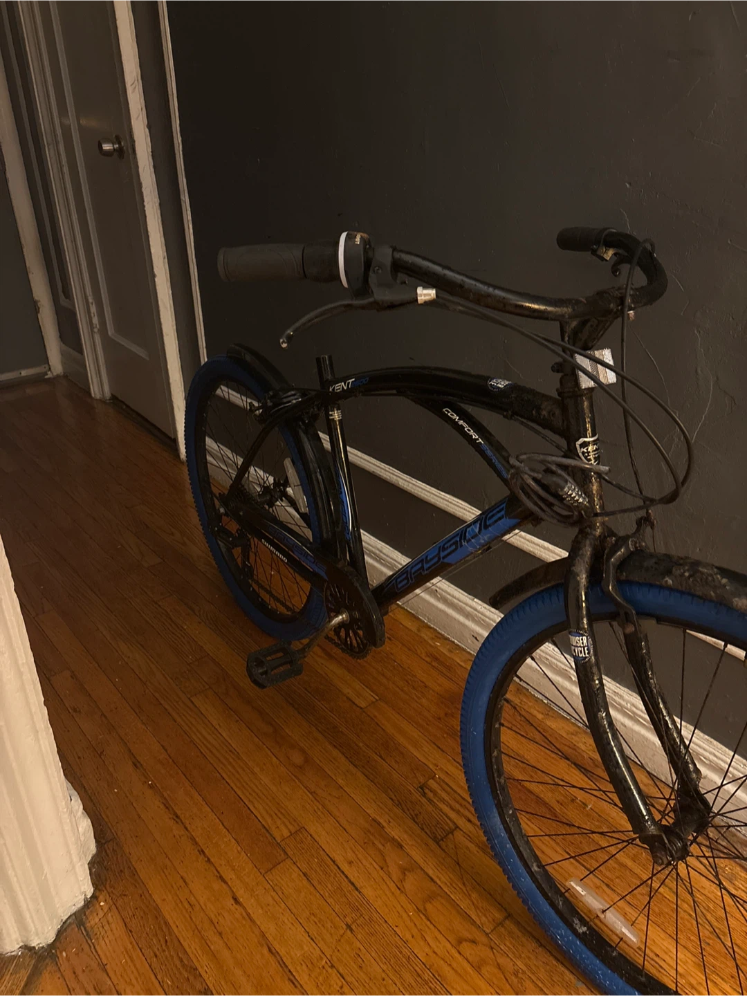 Kent Bayside Cruiser Bike - Black with Blue Tires