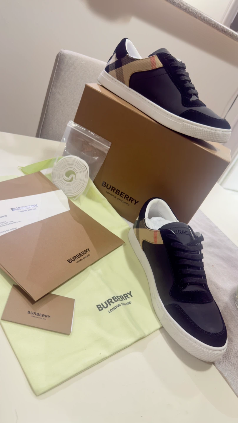 Burberry London England Low Top Sneakers