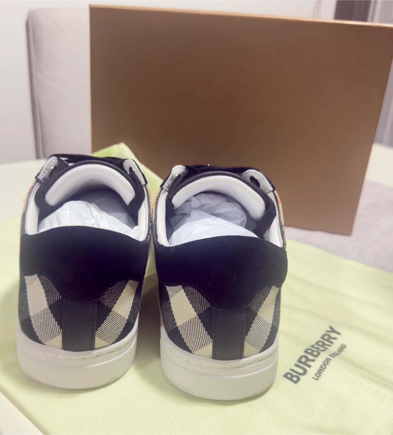 Burberry London England Low Top Sneakers - photo 2