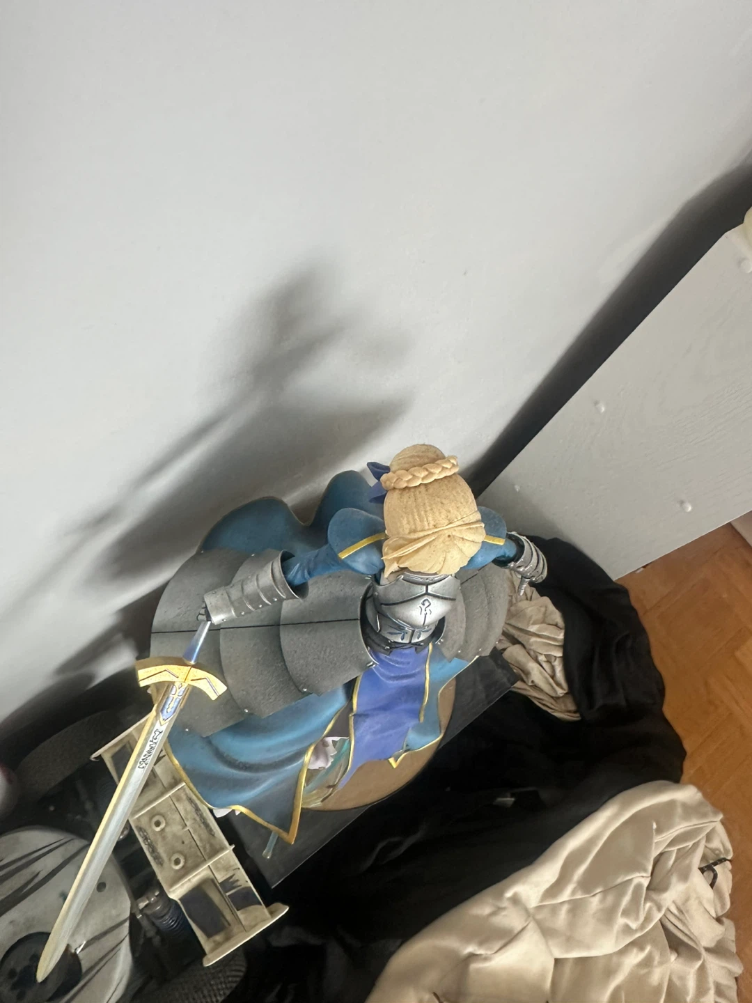 Rare 1:4 scale Artoria Pendragon Statue - photo 3