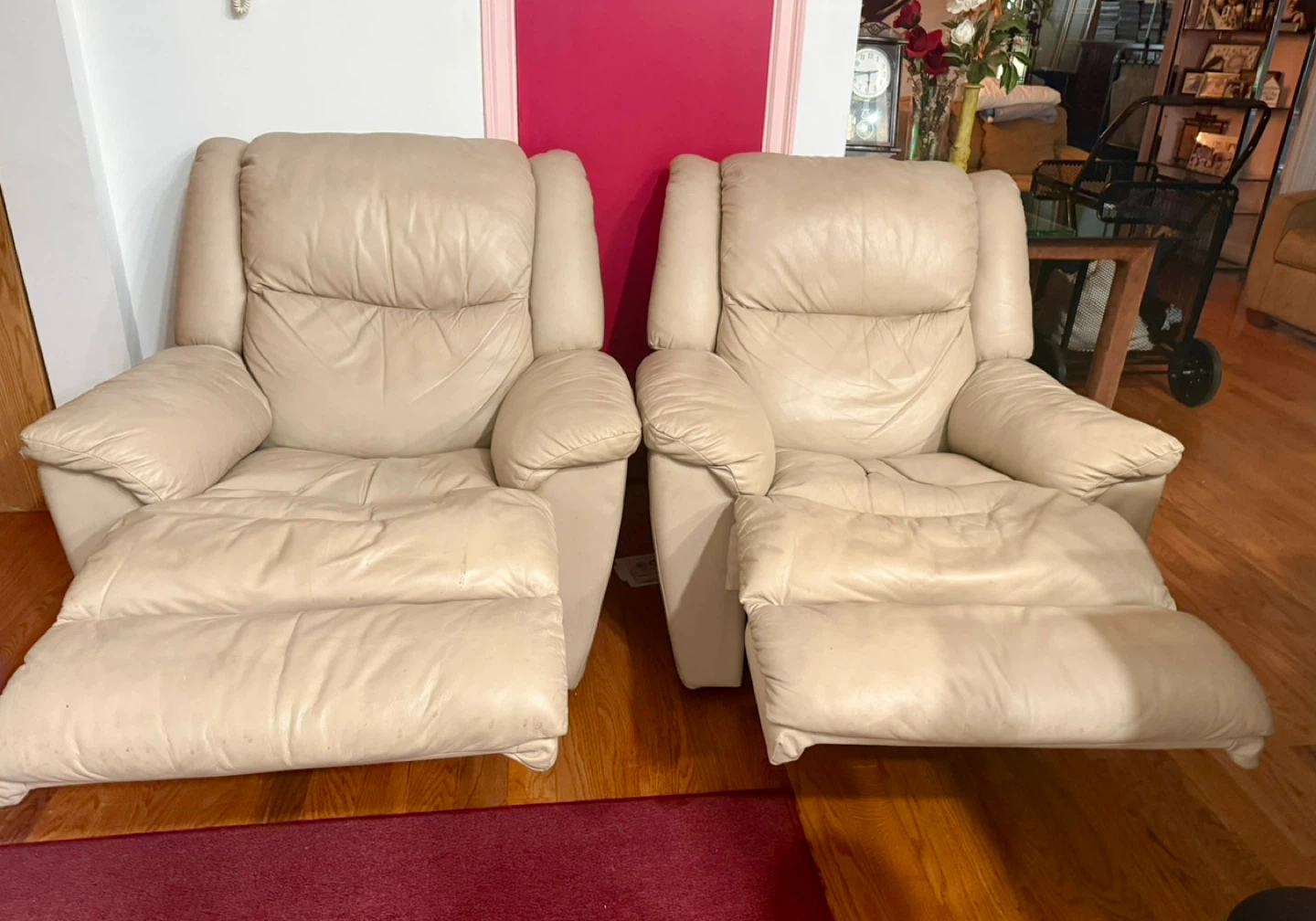 Cream Leather Recliner Chair - photo 4