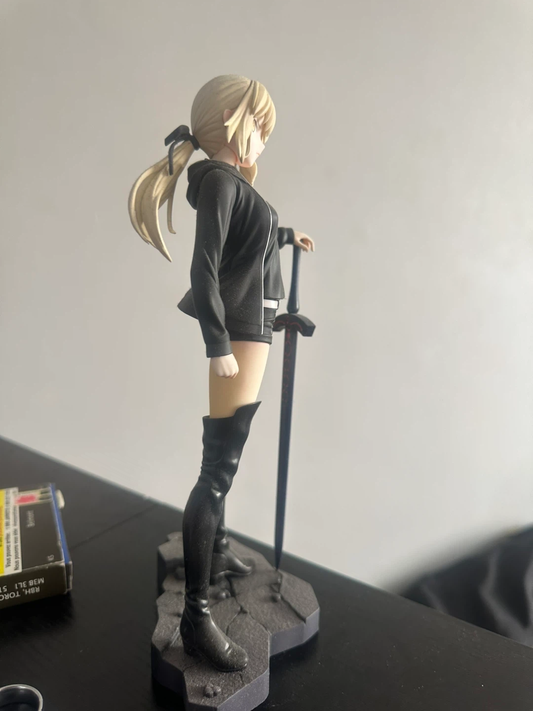 Fate/Grand Order Saber Alter Figure - photo 2