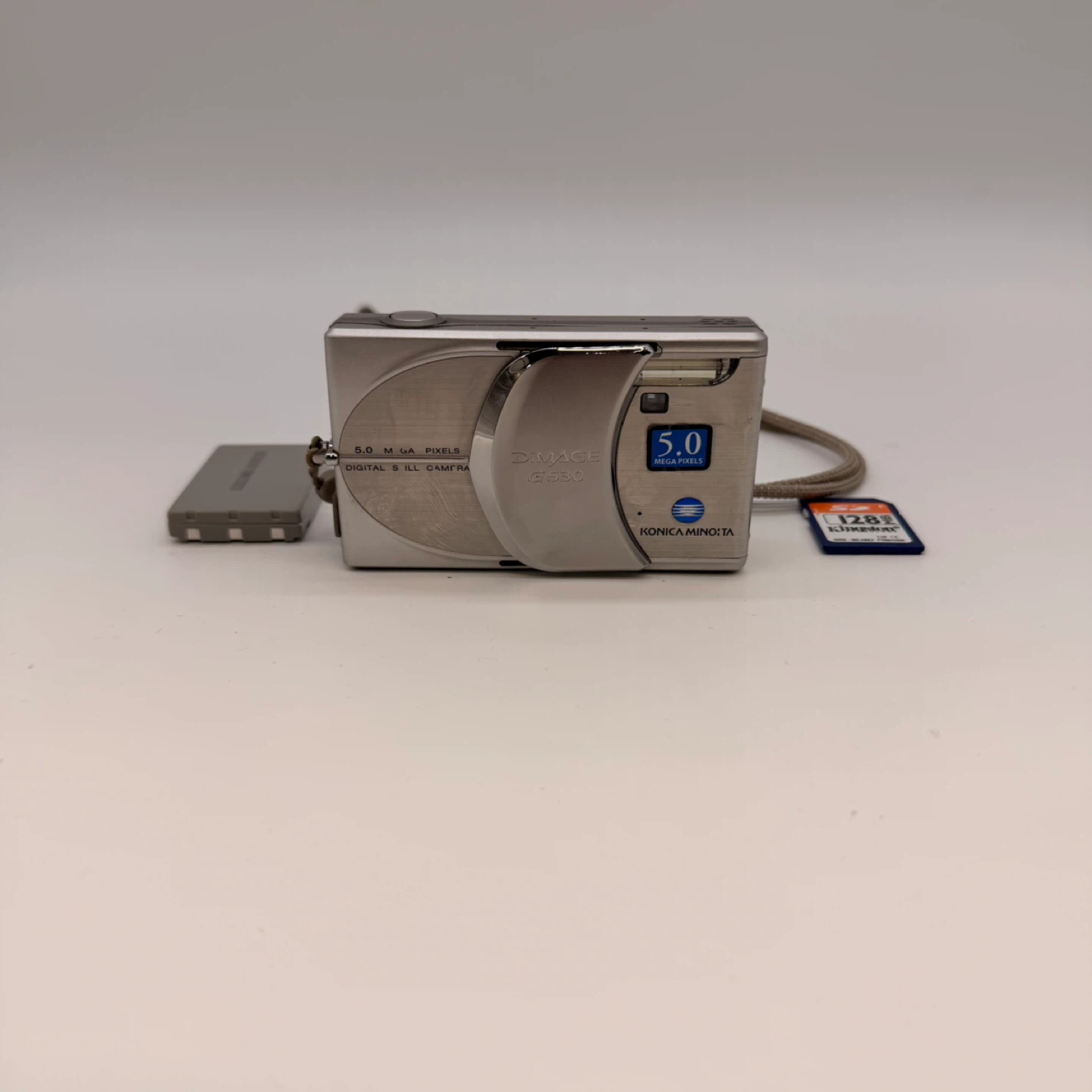 Konica Minolta DiMAGE G530 5MP Digital Camera