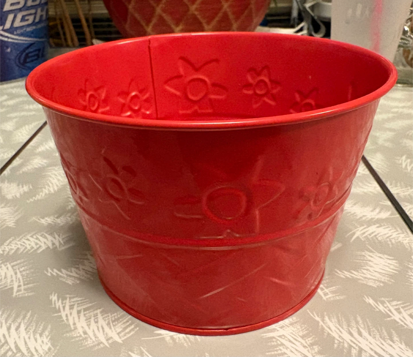 ✨✨6” Red Flower Tin Pot