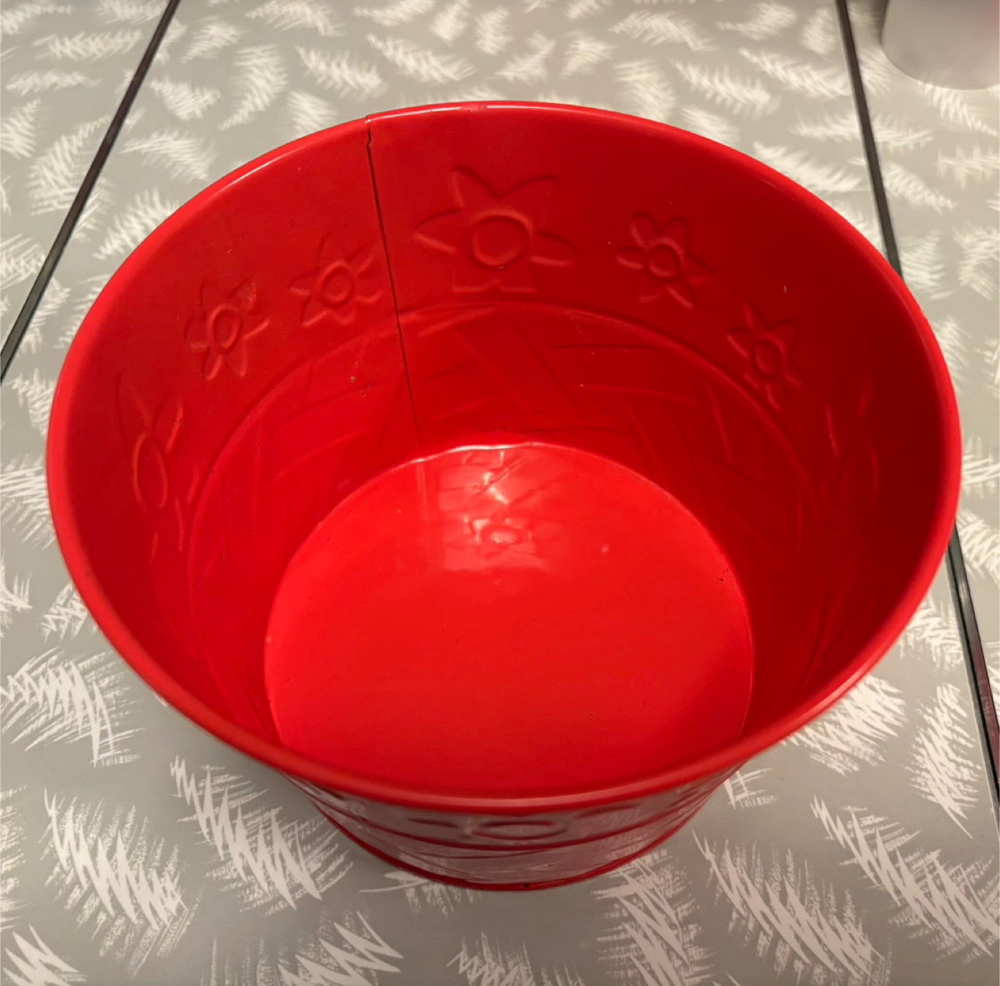 ✨✨6” Red Flower Tin Pot - photo 2