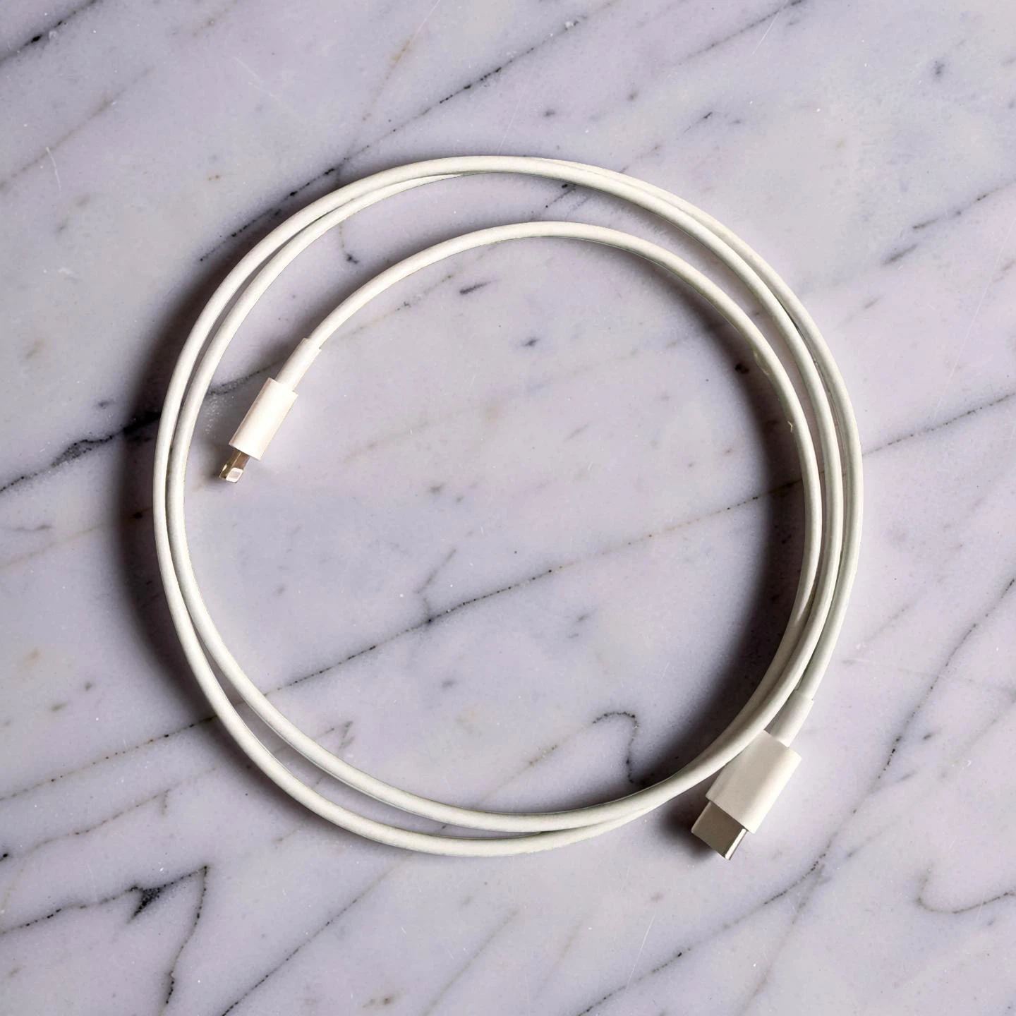 Free- Apple USB-C to Lightning Cable (1m)