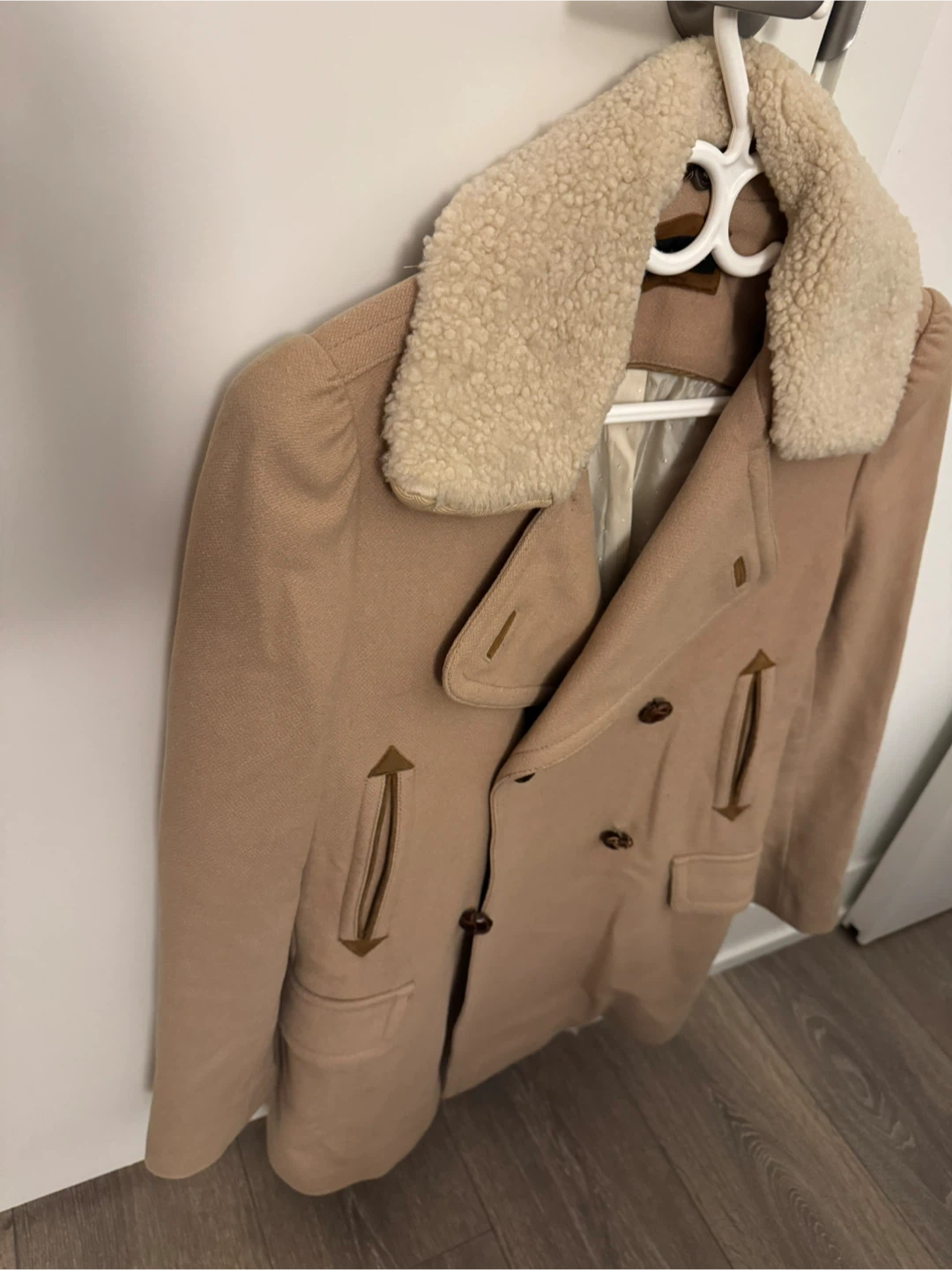 Massimo Dutti Camel Double-Breasted Coat with Sherpa Collar - photo 2
