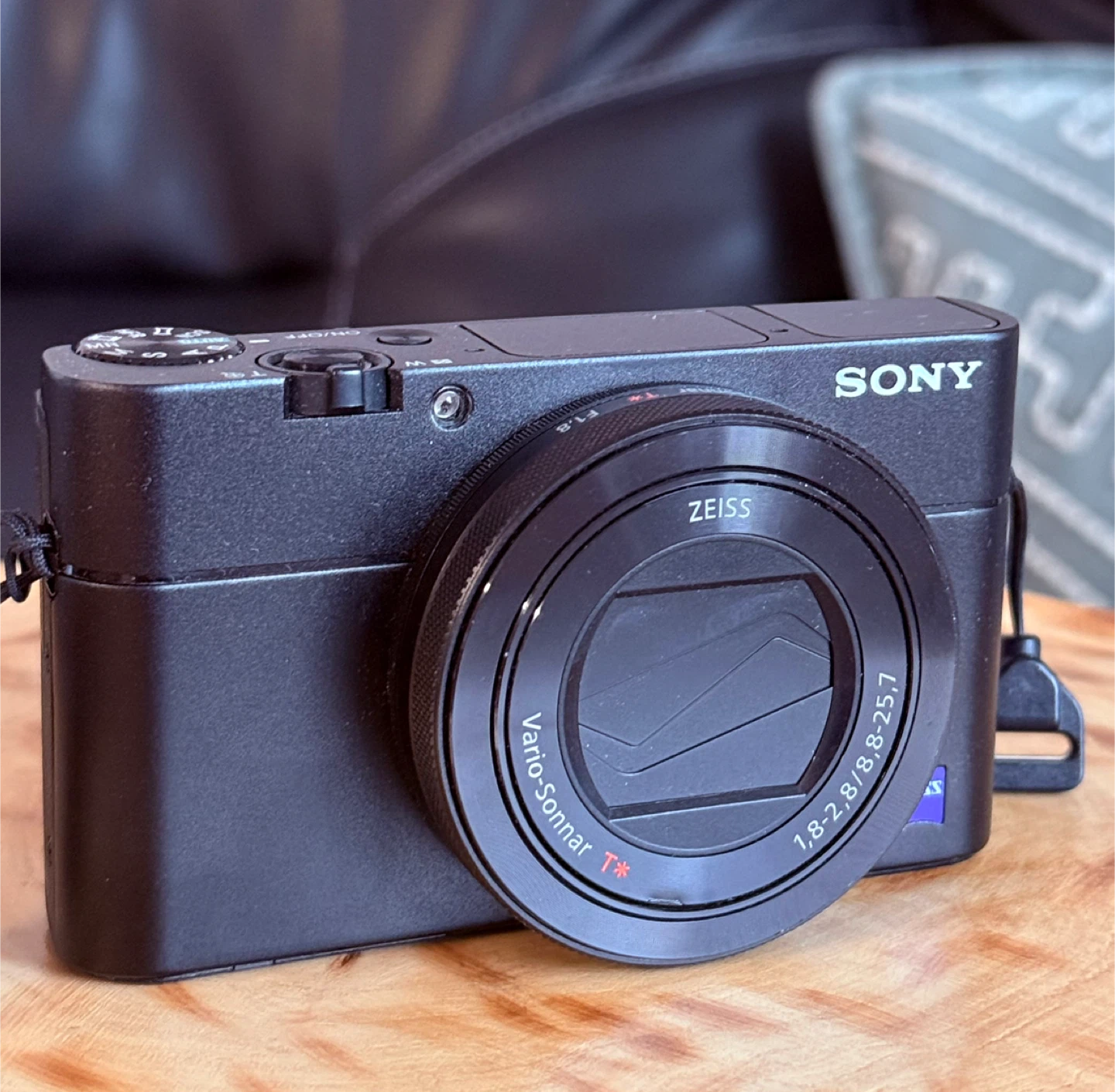 Sony RX100 VA (M5A) Camera – Zeiss Lens, 4K Video - photo 3