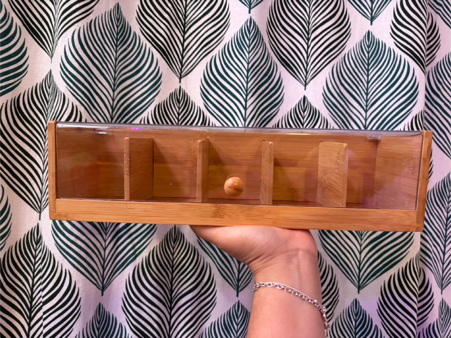 Tea organizer