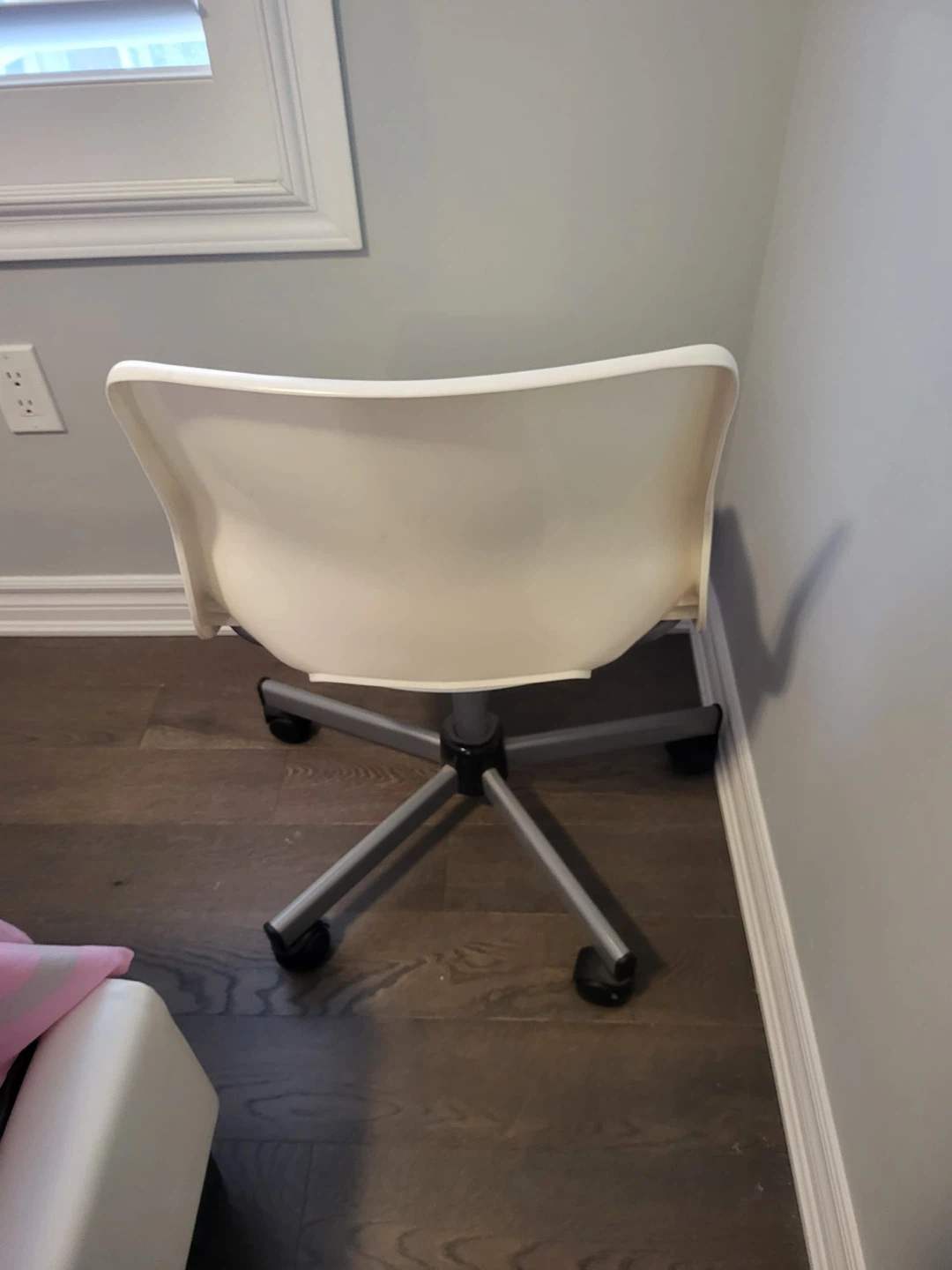 White Swivel Desk Chair - photo 3