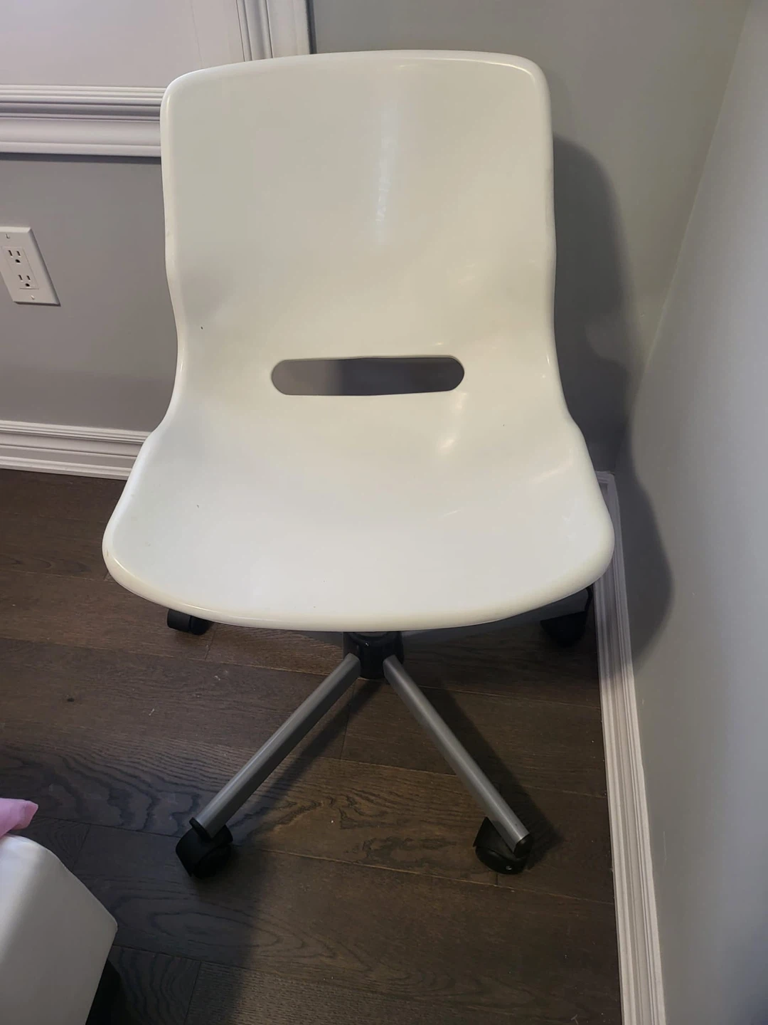 White Swivel Desk Chair