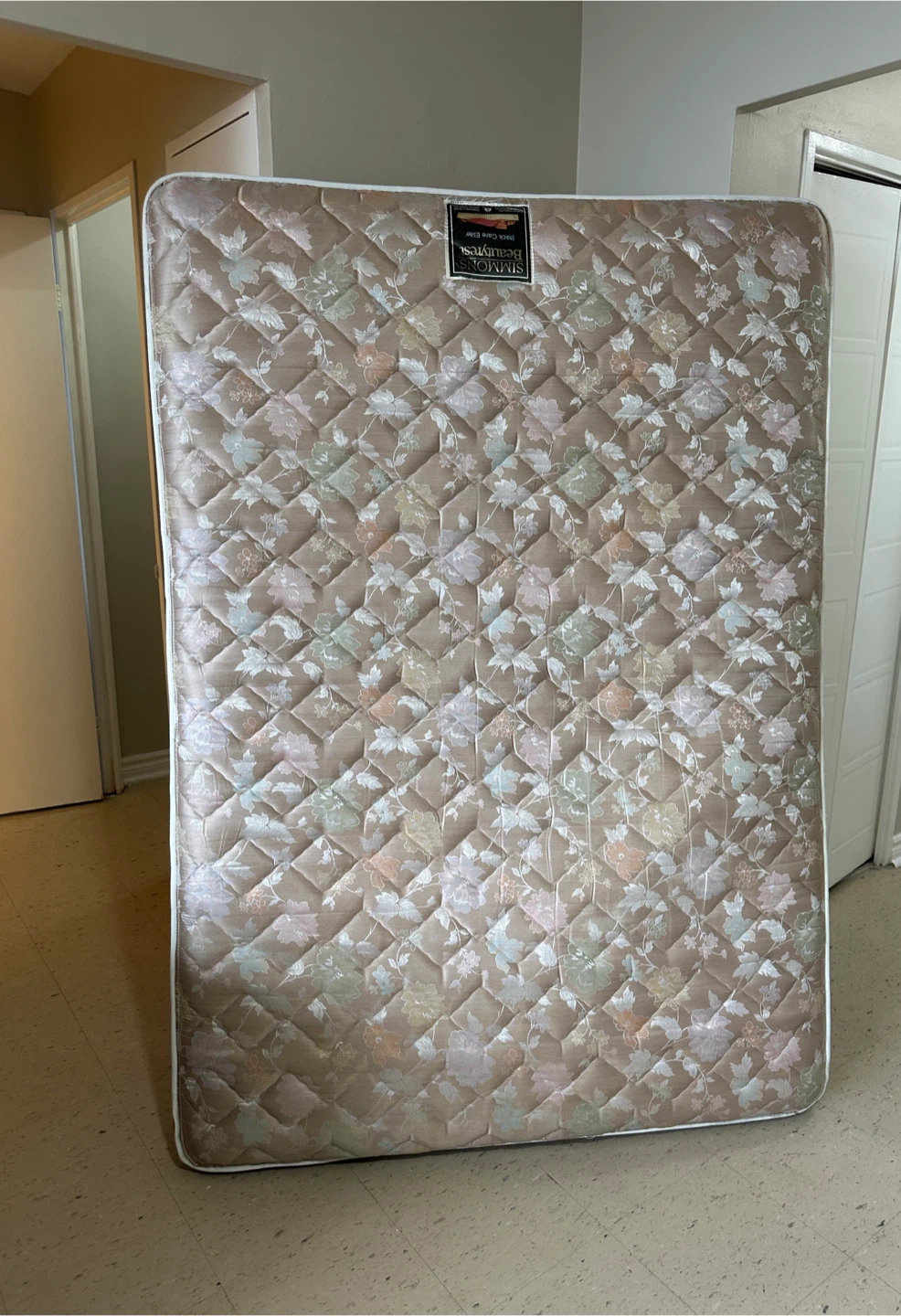 Queen Size Mattress - photo 2
