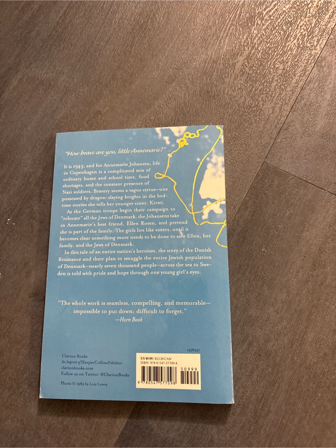 Number the Stars by Lois Lowry - Paperback Book - photo 2