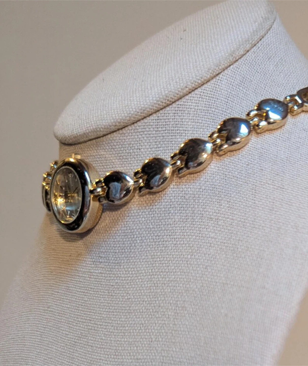 Vintage Faded Glory Gold Tone Watch: Heart Link Band - photo 2