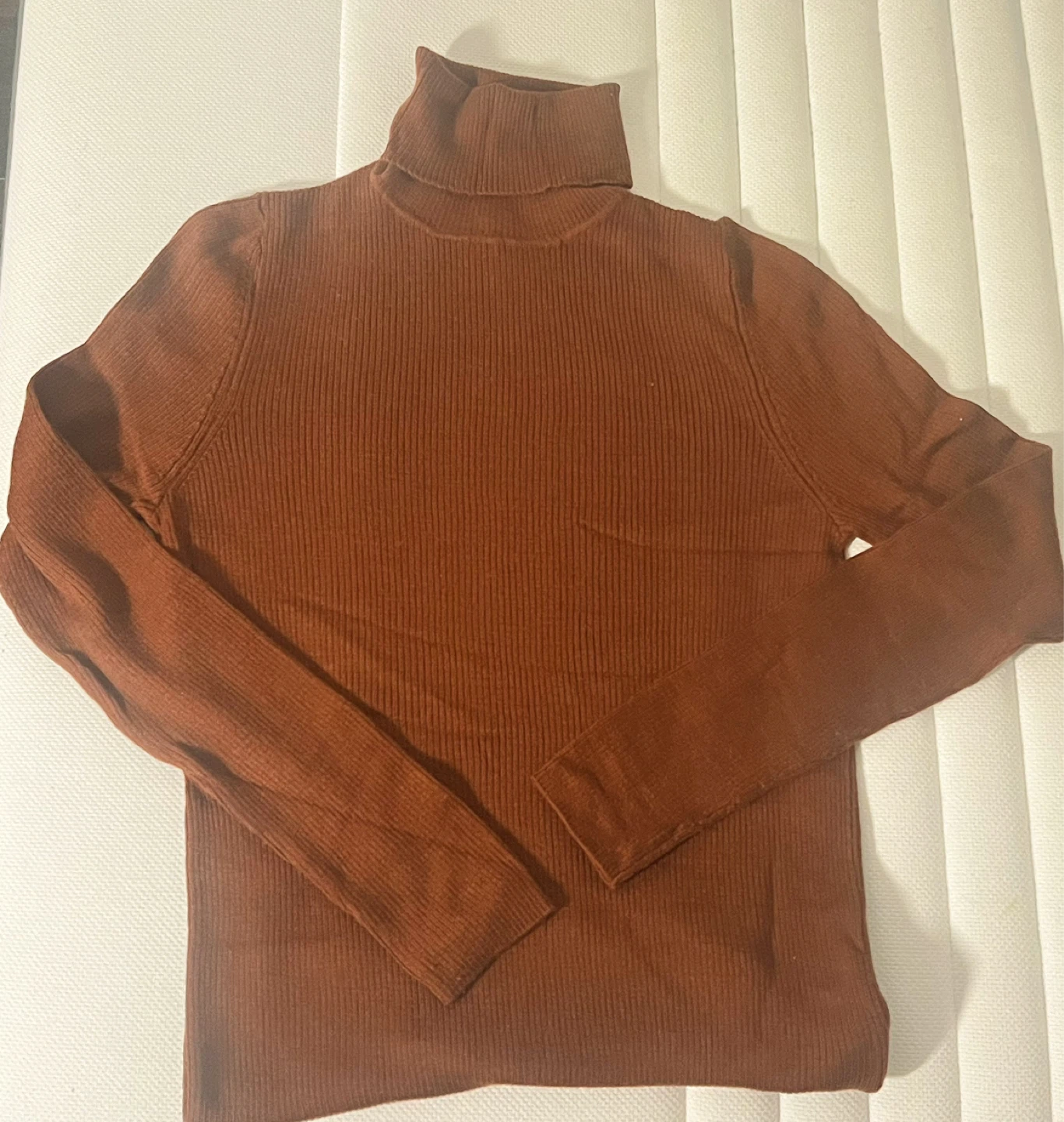 New Uniqlo Turtleneck Sweater - Brown Size Medium