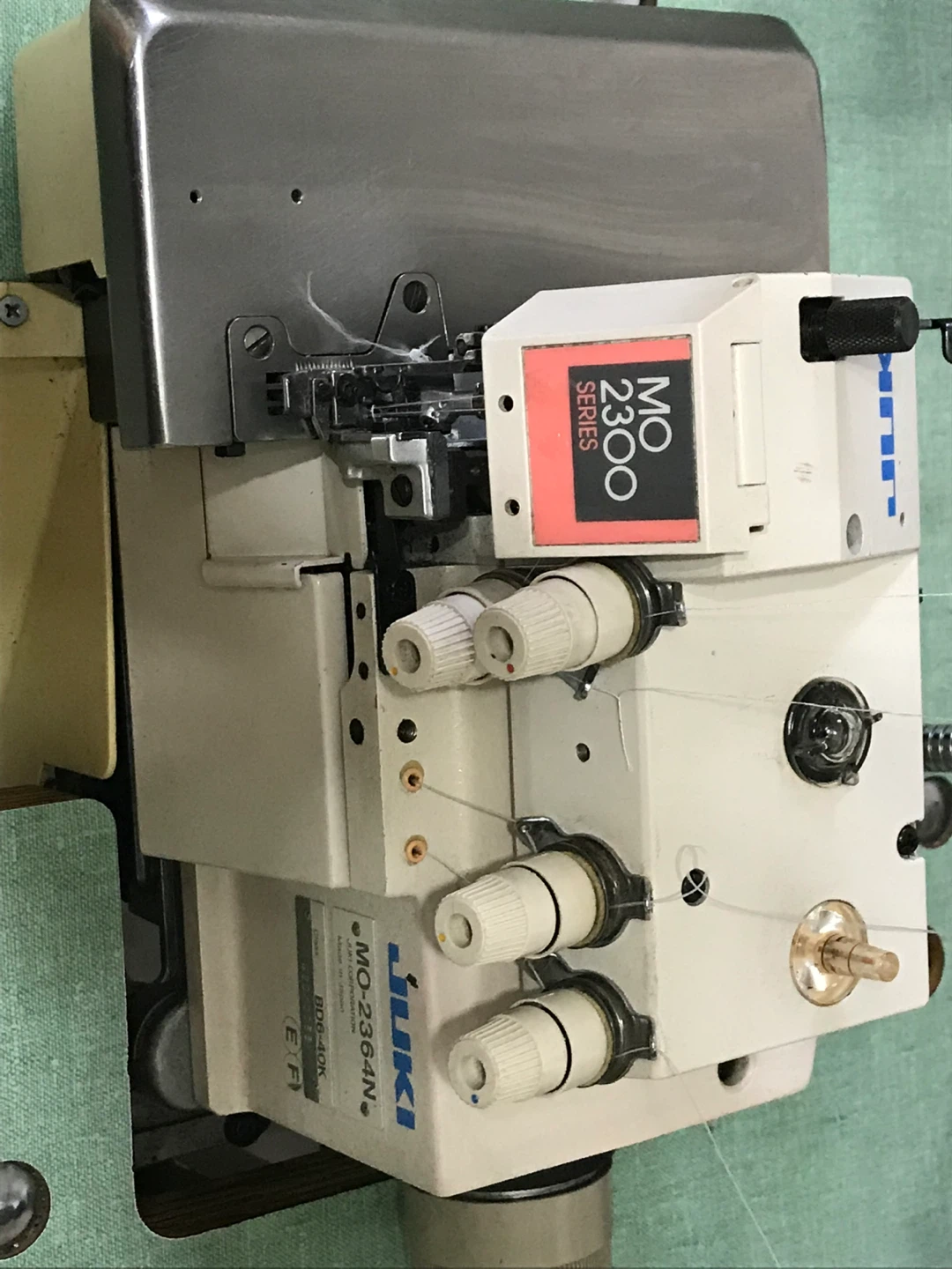JUKI MO-2300 Series MO-2364N Serger Sewing Machine - photo 4