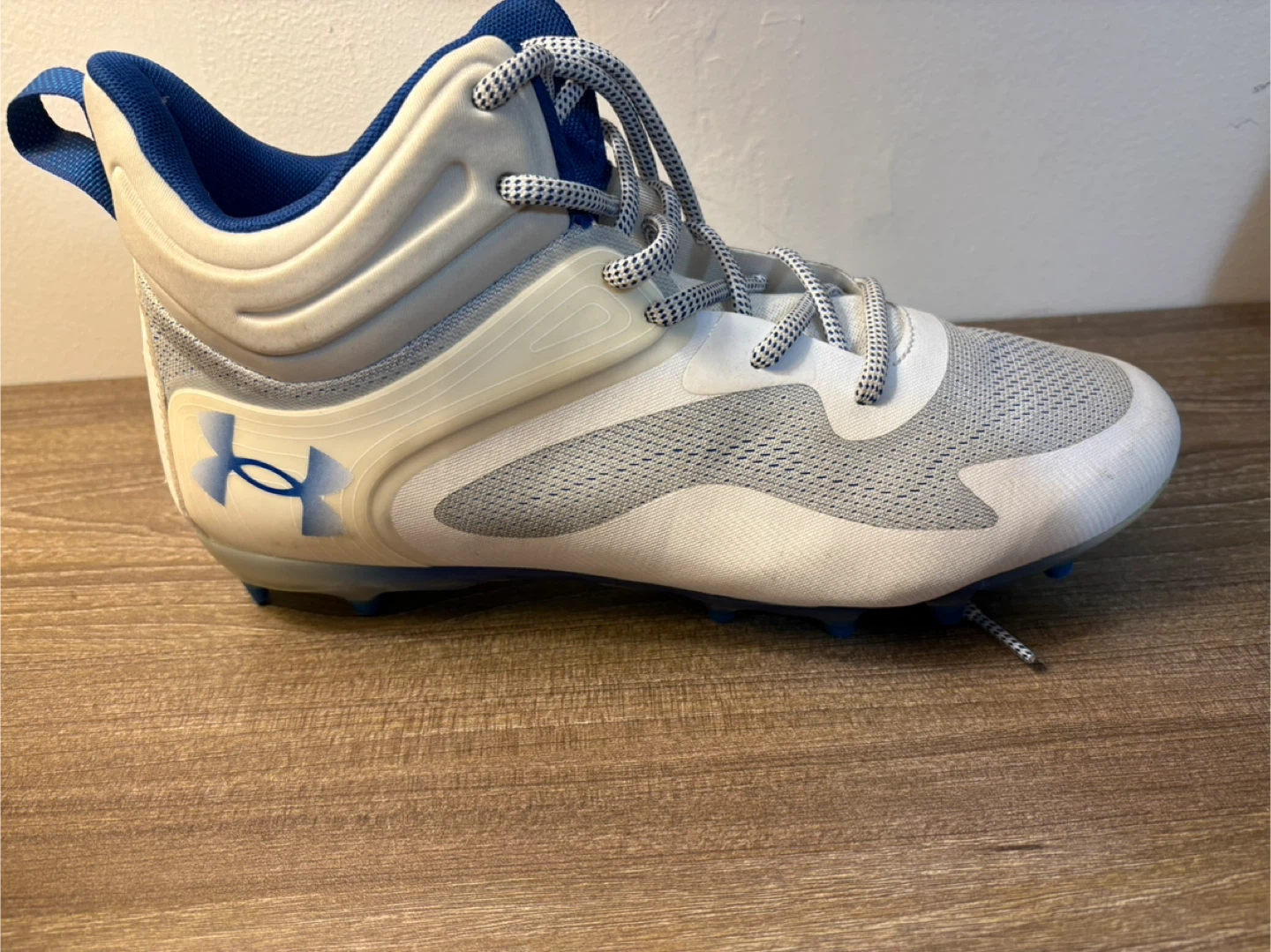Under Armour White & Blue Football Cleats - photo 3