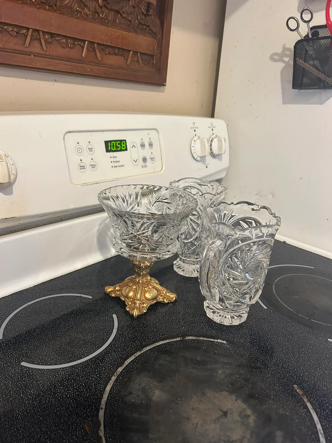 Set of pinwheel pattern Crystal Glassware and Decor